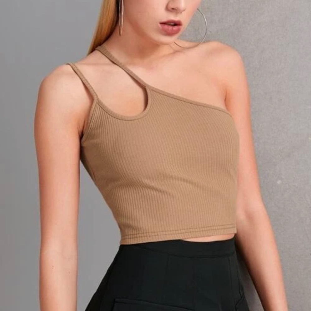 (SOLD) Ribbed One Shoulder Crop Top 🤎